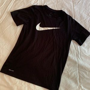 Nike Boys Sportswear Tee Medium